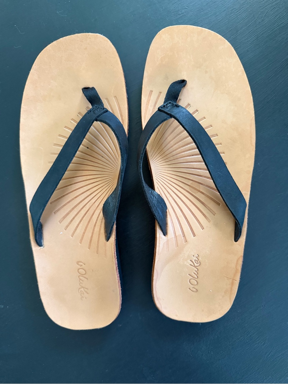 Olukai Women’s Iwi Thong Leather Sandals Flip Flops Sz. 7